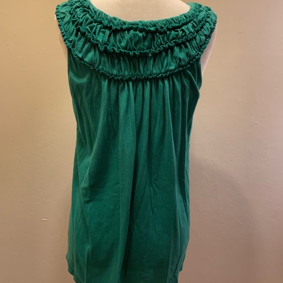 Green Flowy Sleeveless Tee - Picture 5 of 7
